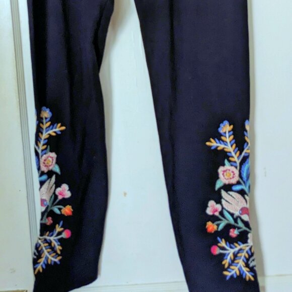 Johnny Was Black Embroidered Leggings 28" Size Large - Picture 3 of 7